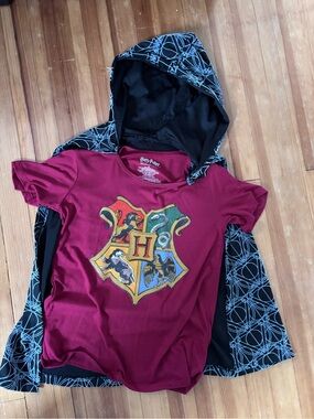 Harry Potter Hogwarts Crest Tee with Removable Hallows Hooded Cape